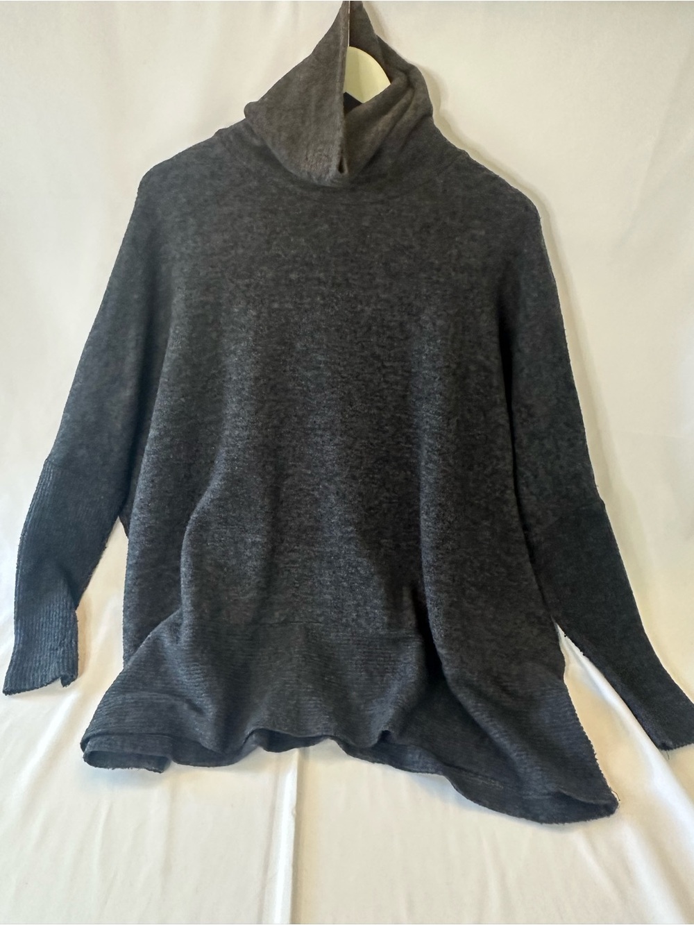 Zenana Hi-Low cowl Neck oversized sweater shirt size L/XL dark Gray